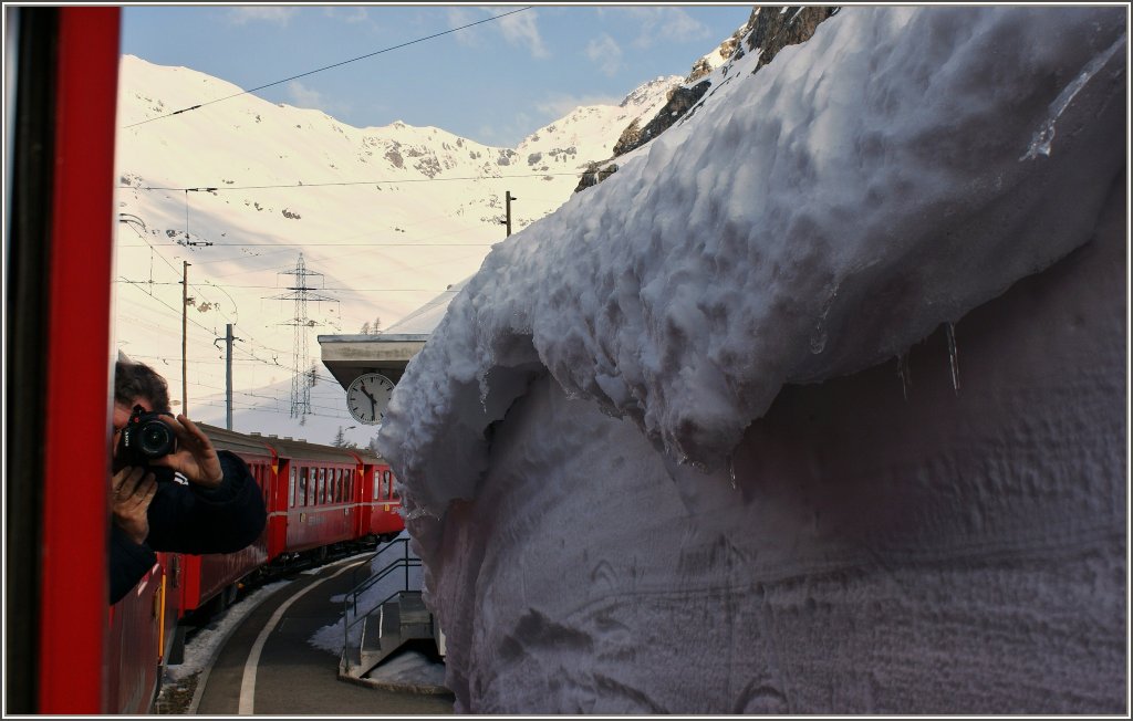 Bei dem hohen Schnee bin ich nicht die einzige die fotografiert...
(20.03.2009)