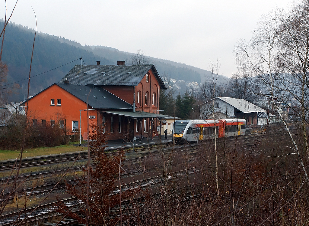 Der Bahnhof Herdorf am 17.12.2011, hinten rechts der ehemalige G�terbahnhof.