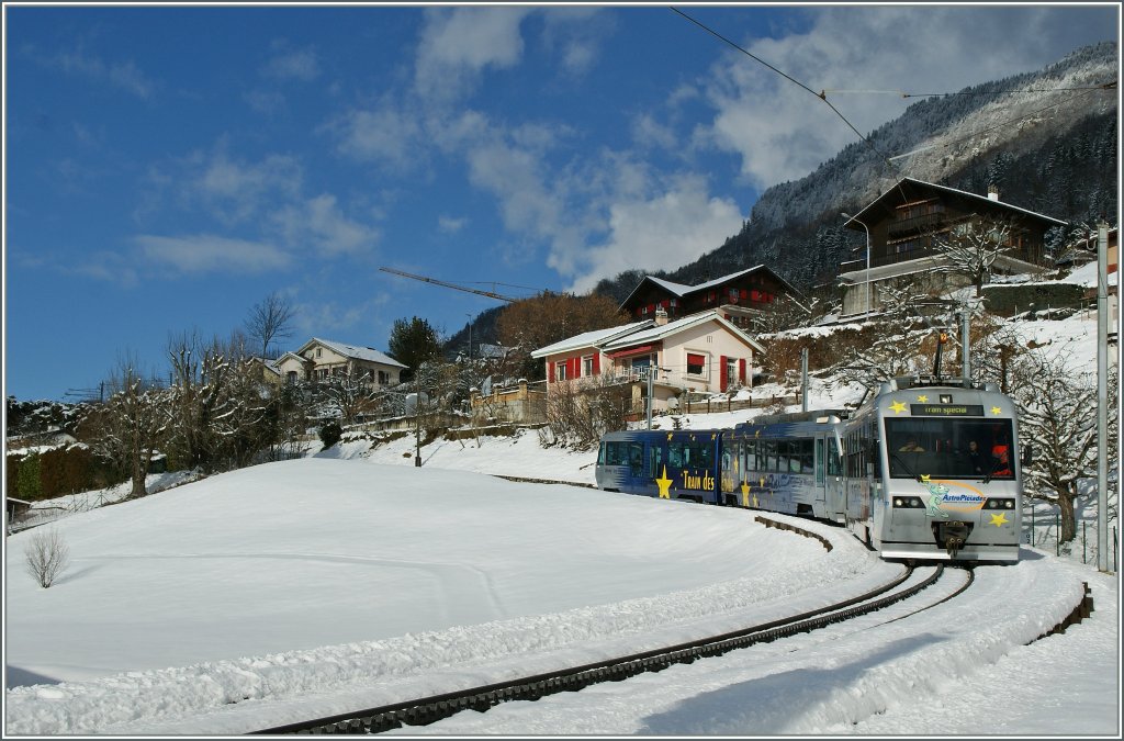 Der CEV  Astro-Pleiades  und der  Train des Etoiles  erreichen als Winterspot-Extrazug in K�rze Blonay.
8. Feb. 2013 
