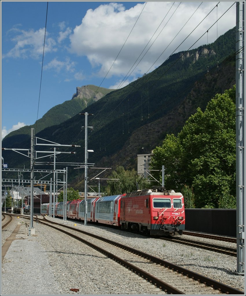 Ein Glacier Express am tiefsten Punkt seiner Reise. 
Visp, den 22. Juli 2012