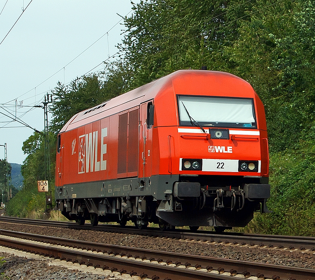 Lok 22 der WLE (Westf�lische Landes-Eisenbahn GmbH), f�hrt am 11.08.2011 solo, auf der rechten Rheinstrecke, bei Unkel in Richtung Norden. Die Lok eine  Herkules  Siemens ER 20 (Eurorunner) wurde 2006 unter der Fabriknummer 21282 gebaut.