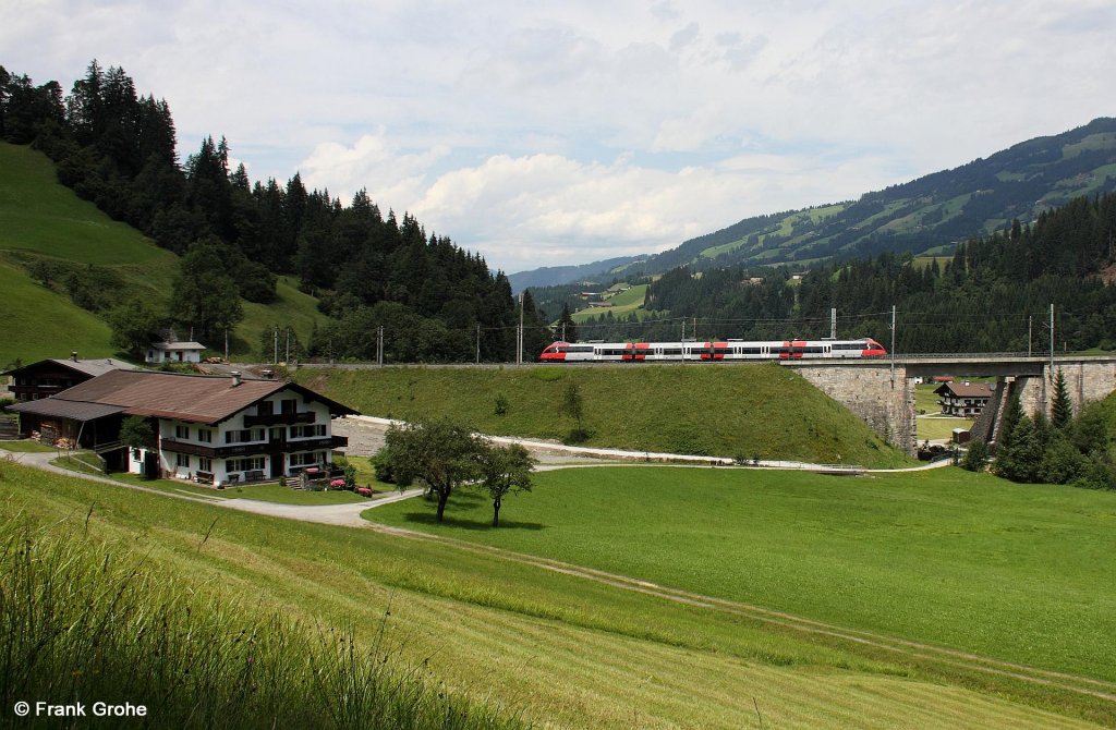 �BB Talent 4024 als S6 Hochfilzen - W�gl, Salzburg-Tiroler-Bahn KBS 201 Saalfelden - Innsbruck, fotografiert bei Hopfgarten im Brixental am 19.07.2012