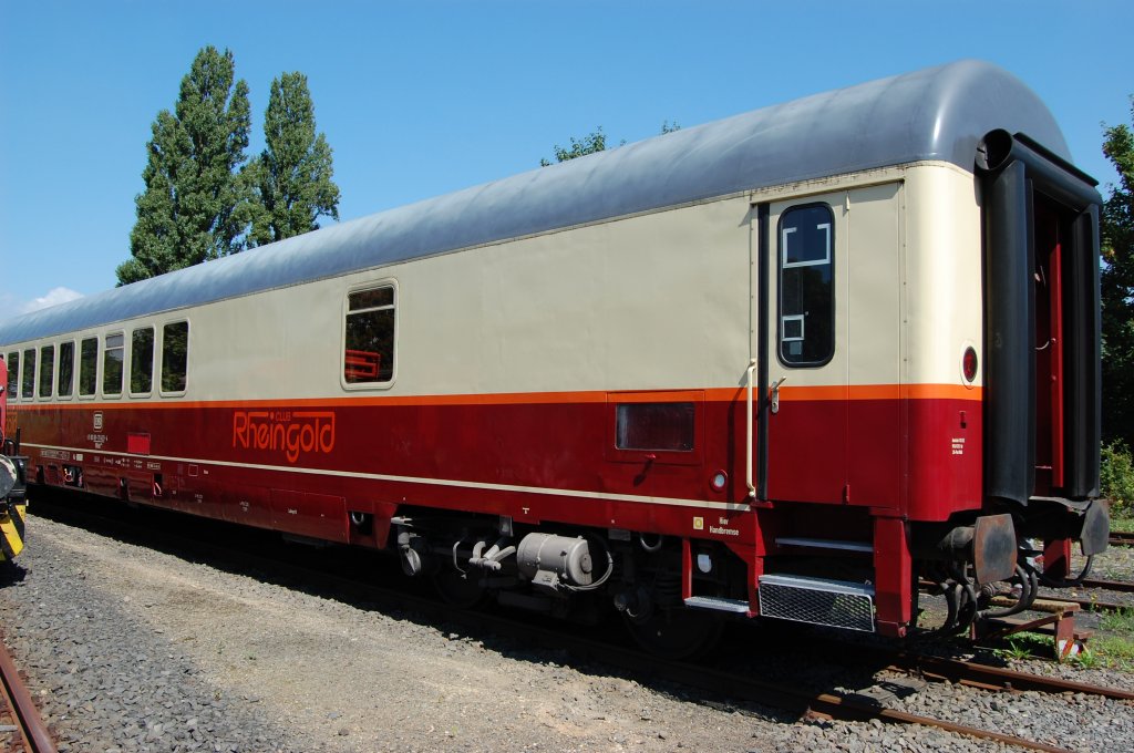 Teilansicht des Rheingold Clubwagens, aufgenommen am 14.08.2010 im RIM in K�ln-Nippes. Originalansage der Zug-Stewardess gegen�ber der Loreley:  on the left side you can see the Loreley Rock... 