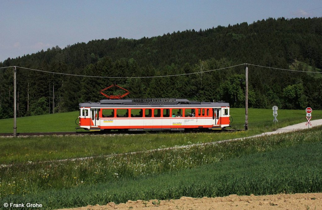 Traunseebahn ET 23 106 der Stern & Hafferl Verkehrsgesellschaft m.b.H. im Planeinsatz bei Eisengattern, Lokalbahn Gmunden – Vorchdorf, Spurweite 1.000 mm, fotografiert am 26.08.2010 --> Der Triebwagen wurde 1954 von ACMV (Ateliers de constructions m�caniques de Vevey) in Villeneuve gebaut und kam zuerst bei der Trogener Bahn als ET 4 und danach bei Transports publics de la r�gion lausannoise als ET 192 zum Einsatz.