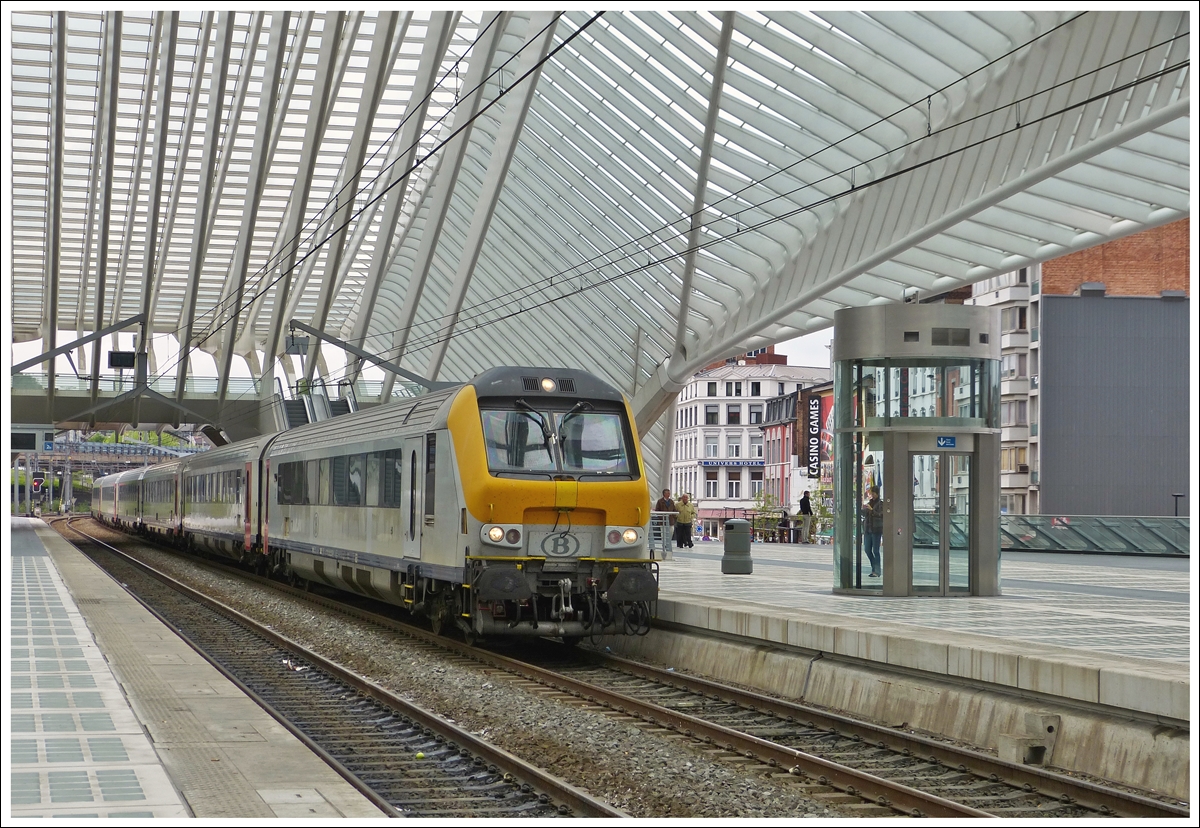 . Am 10.05.2013 f�hrt der ICa 511 Oostende - Eupen mit einer Versp�tung von 15 Minuten in den Bahnhof Li�ge Guillemins ein. (Jeanny)

Die I 11 BDx (Steuerwagen) wurden 1996 - 1998 in einer St�ckzahl von 21 gebaut. Sie sind f�r einer Geschwindigkeit von 200 km/h zugelassen.