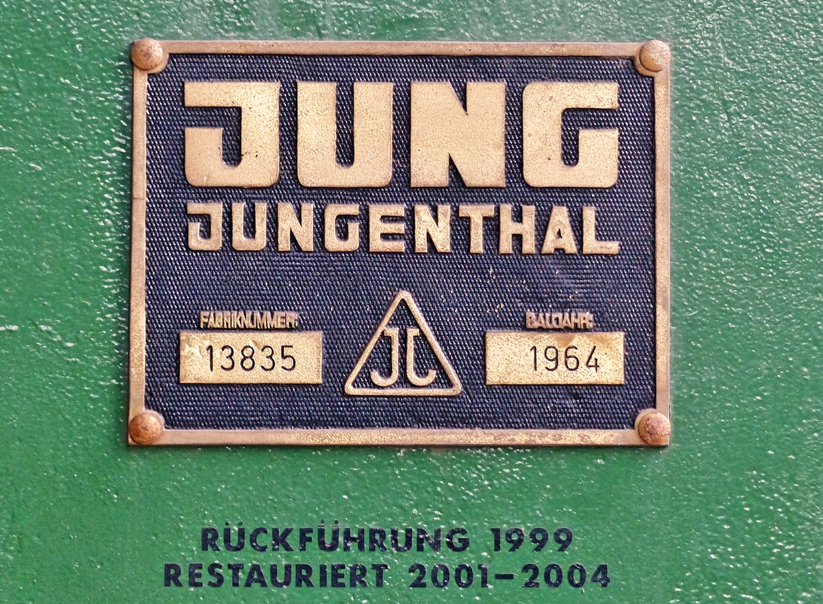 . Das Fabrikschild der Jung Dampflok  V�klingen 46 . 23.06.2015 (Jeanny)