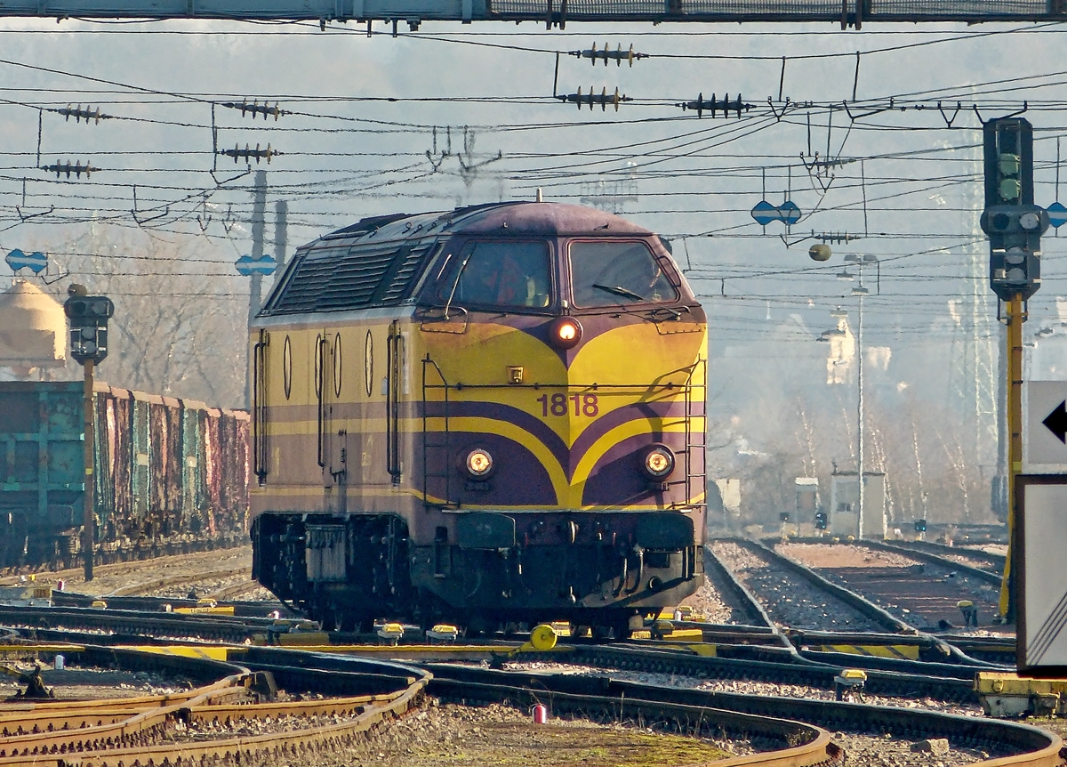 . Die CFL Cargo 1818 sucht sich ihren Weg am 31.01.2014 durch den Rangierbahnhof Esch/Belval. (Jeanny)