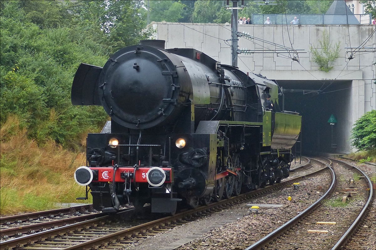 . Die CFL Dampflok 5519 w�hrend einer Sonderfahrt setzt im Endbahnhof von Wiltz um, sp�ter wird sie ihren Zug Tender voraus nach Luxemburg zu ziehen. (Hans) 24.07.2016  