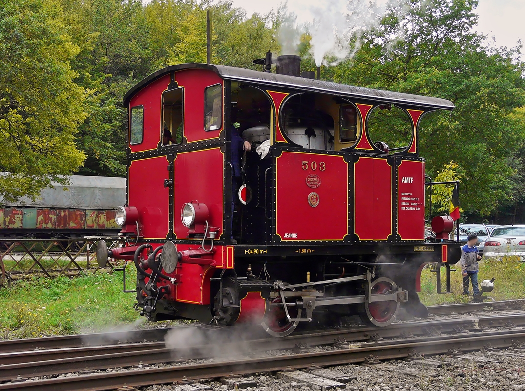 . Die Stehkesseldampflok Cockerill 503 der Museumsbahn  Train 1900  dampft am 13.09.2009 durch den Bahnhof Fond de Gras. (Jeanny)