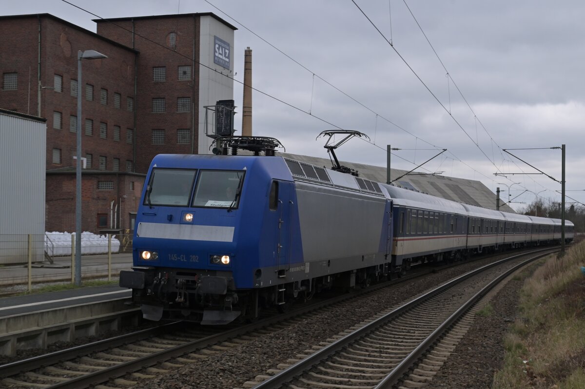 145 CL 202. in Kochendorf gen Stuttgart Hbf unterwegs als RE8  Ersatzzug am 7. 1.2024