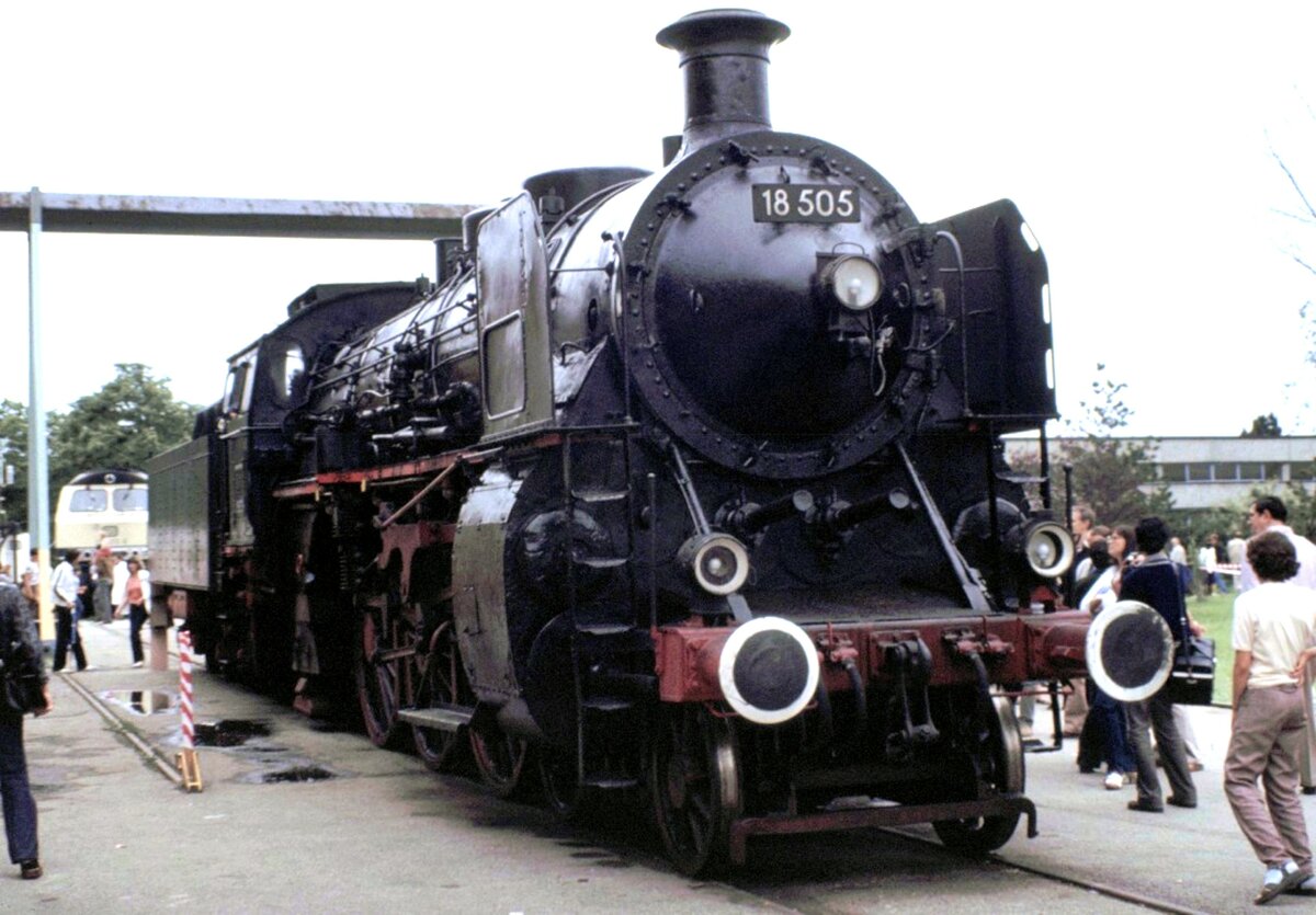 18 505 in München-Freimann am 26.06.1982.