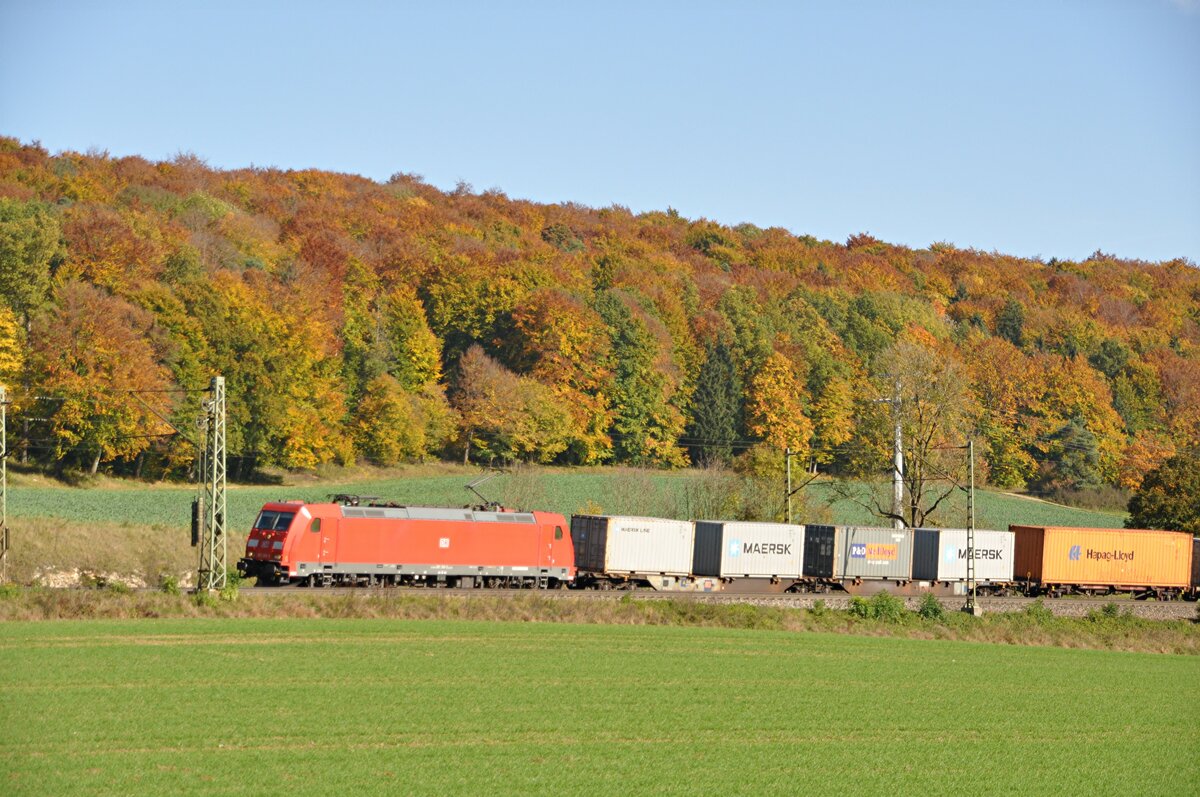 185 108-9 mit Containerzug bei Amstetten am 19.10.2012.