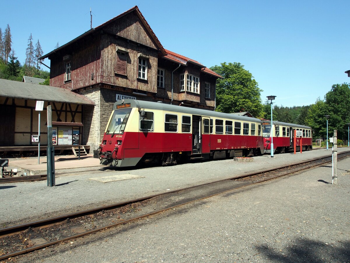 187 019-5 und einem weiteren in Doppeltraktion in Alexisbad am 26.07.2019.