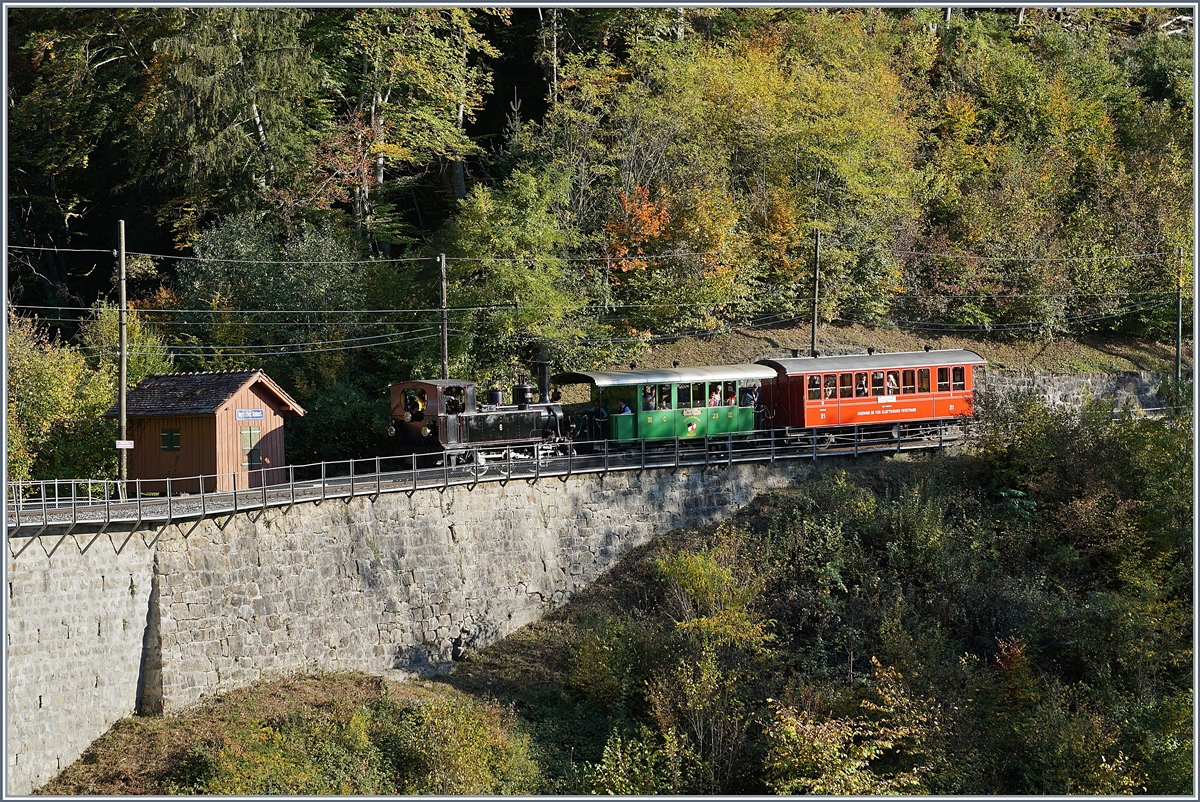 1968-2018 - 50 Jahre Blonay-Chamby Bahn Museumsbahnbetrieb: Auch ausserhalb der  Jubiläums Highlight  gab es interessantes zu sehen (und fotografieren): die G 3/3 N°6 mit einem  kurzen Reisezug bei  Vers chez Robert  

14. Okt. 2018