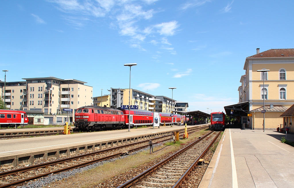 218 436 und 650 321 beim Nachmittagstreffen im Bhf von Friedrichshafen Stadt. 02.06.2012