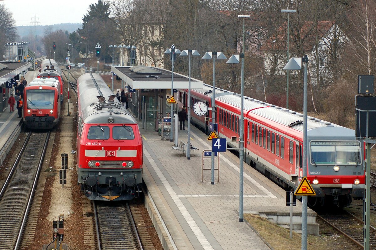 218 462-0; 628 342-0 und 650 009-4 in Memmingen am 17.03.2009.