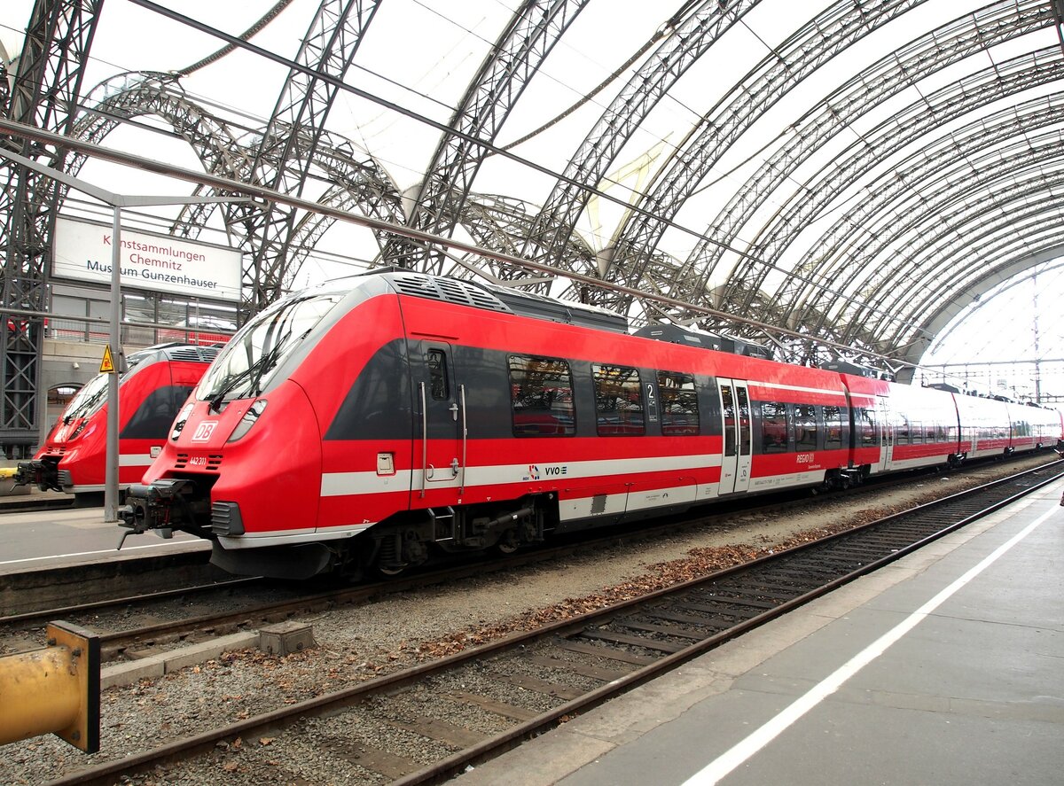442 311 im Hbf Dresden am 16.04.2015.