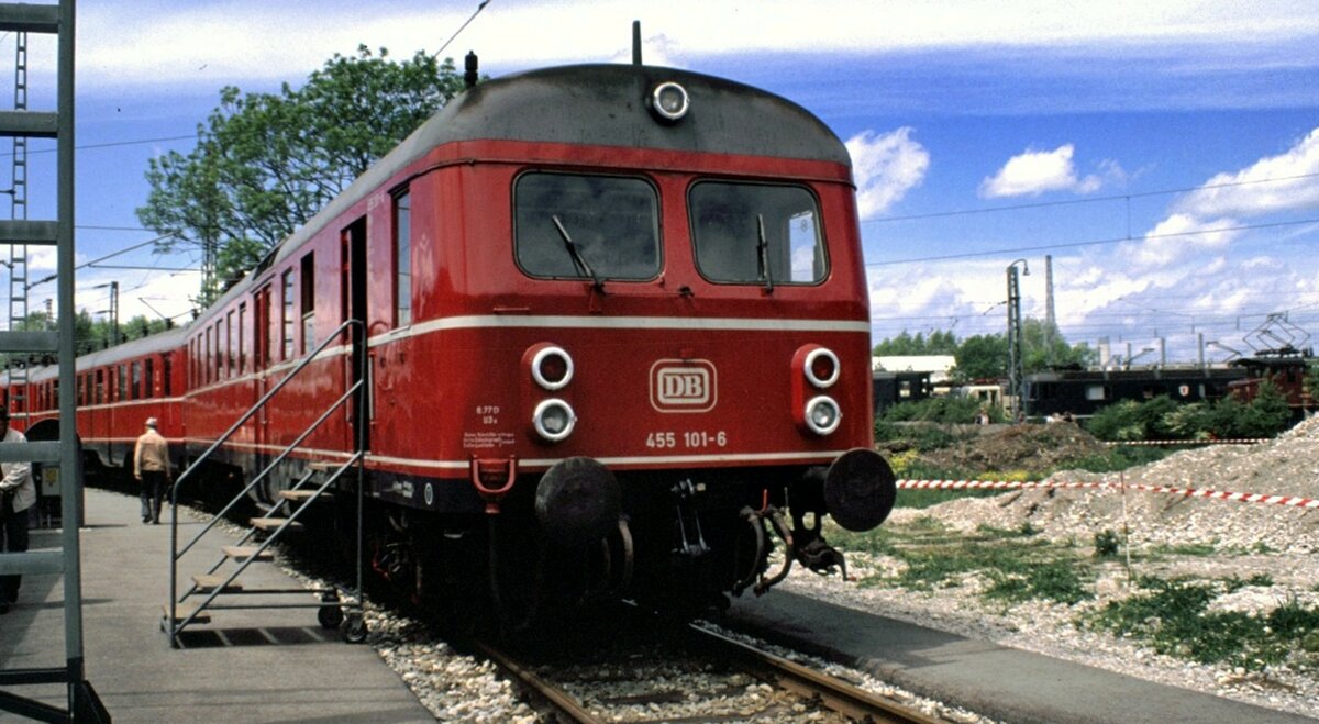 455 101-6 bei der Ausstellung 100 Jahre Elektrische Lokomotive in M�nchen Freimann am 25.05.1979.