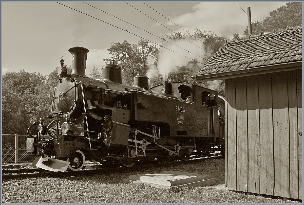 50 Jahre Blonay Chamby - MEGA BERNINA FESTIVAL: Neben den RhB Lok und Triebwagen war auch zum Bündnerland passende BFD HG 3/4 N° 3 unterwegs, das Bild zeigt die Lok bei  Vers-Chez-Robert am 15. Sept. 2018

