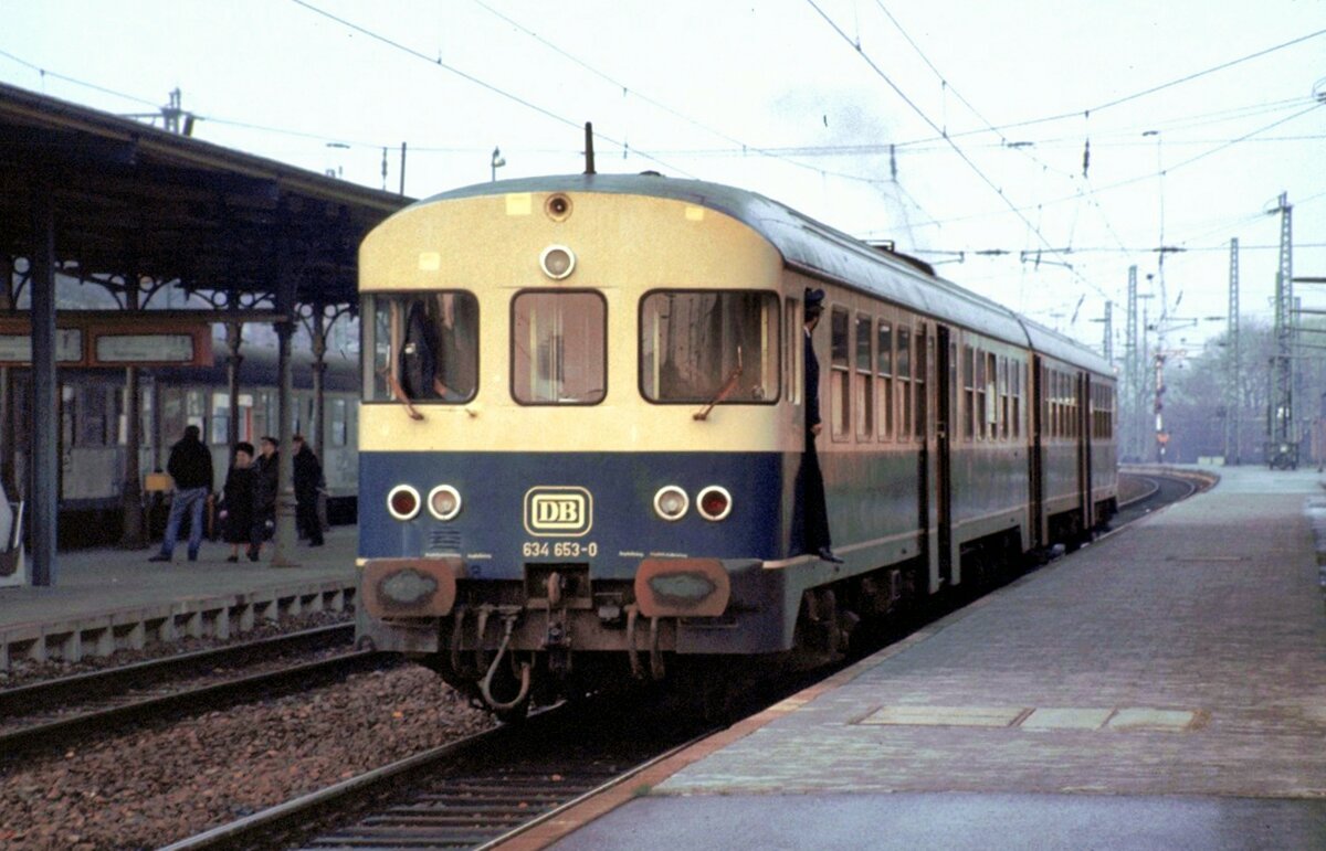 634 653 in Lehrte am 27.11.1982.