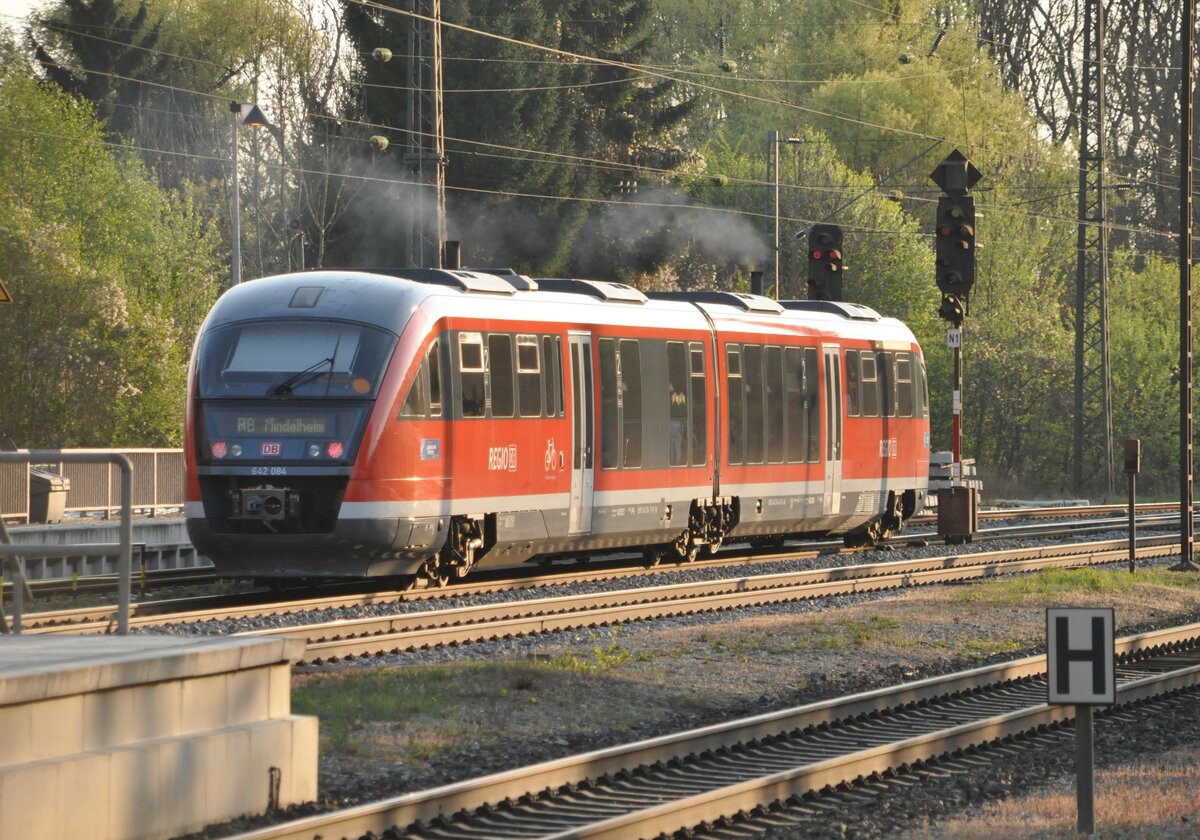 642 584-1 der RB nach Mindelheim in Günzburg am 13.04.2014.