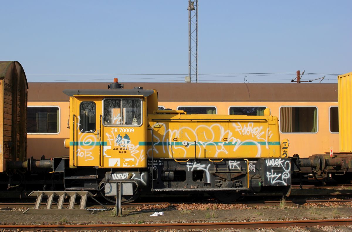 Aarsleff Rail TR 70009. Hier handelt es sich um die 1965 gebaute O&K Lg III Fabriknummer 26407 die ex DB 332 287-2 die seit Dez 2005 in D�nemark im Dienst ist. Pattburg 07.04.2019
