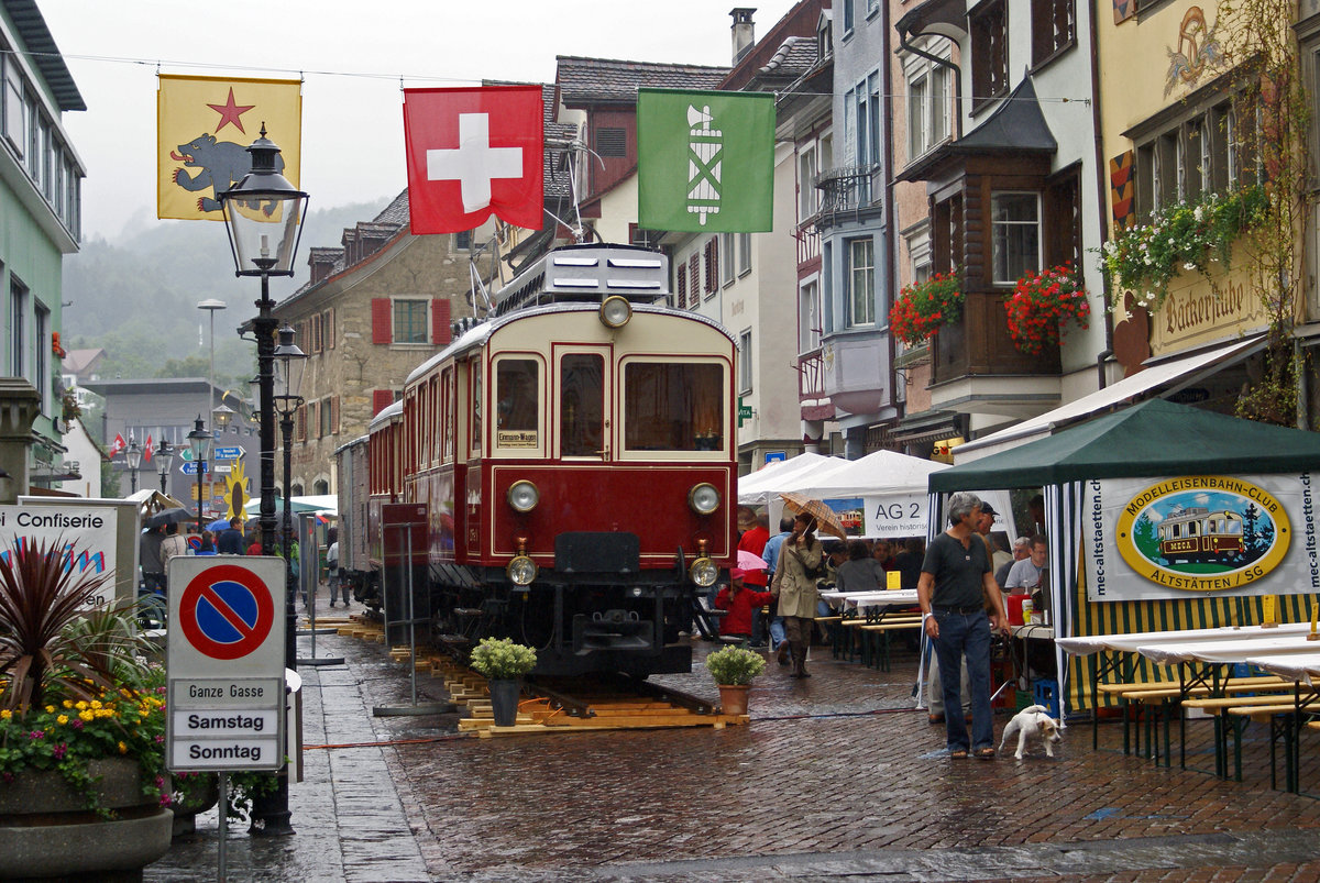 AB/SGA: Erinnerung an die ehemalige Strassenbahnverbindung zum Bahnhof SBB Altst�tten mit dem SGA CFe 3/3 2 am 11. August 2007. F�r diesen besonderen Anlass leistete die AB und die Stadt Altst�tten im St. Galler Rheintal einen respektablen Aufwand.
Foto: Walter Ruetsch 