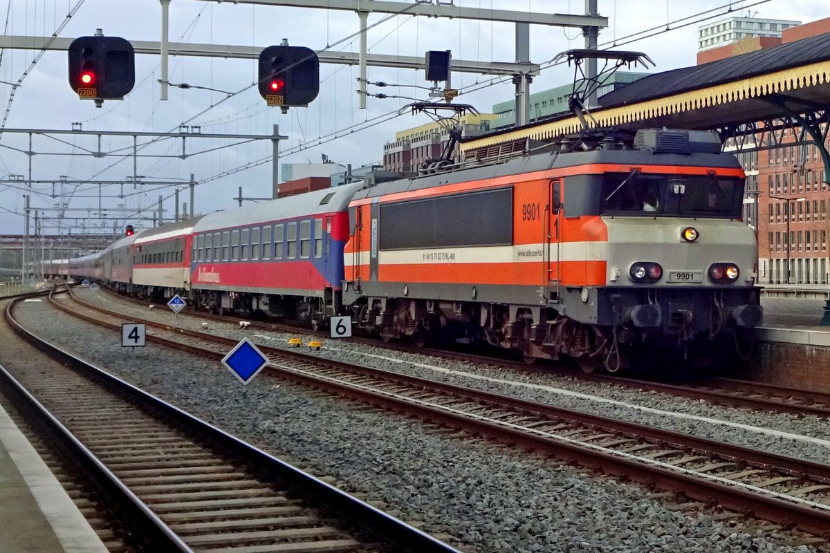 Alpen-Express 1388 treft mit ex-LOCON 9901 an der Spitze an 1 M�rz 2020 in 's-Hertogenbosch ein.
