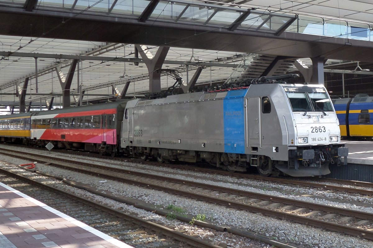 Am 16 Mai 2015 steht 186 424 in Rotterdam Centraal.