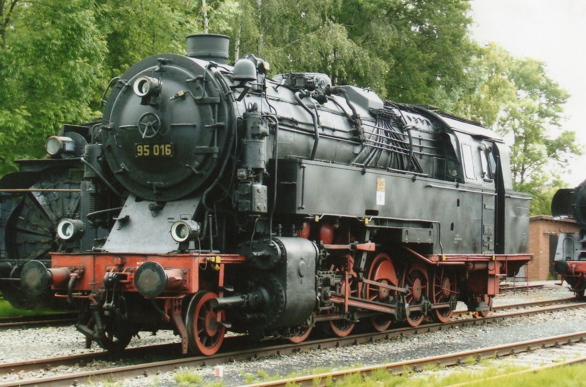 Am 23 Mai 2010 steht 95 016 ins DDM.