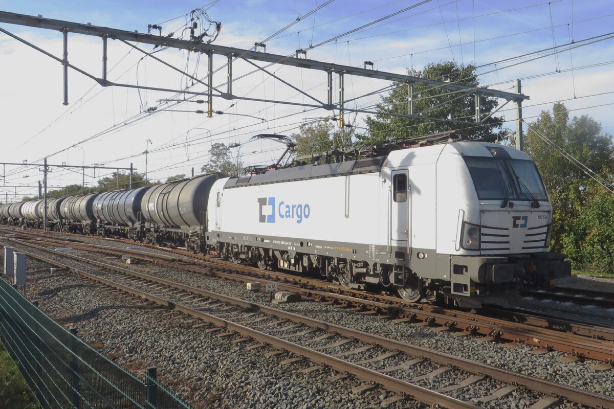 Am 26 Oktober 2022 verl�sst CD cargo 193 686 mit ein Kesselwagenzug Nijmegen.