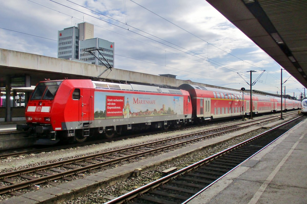 Am 4 April 2018 steht 146 127 in Hannover Hbf. 
