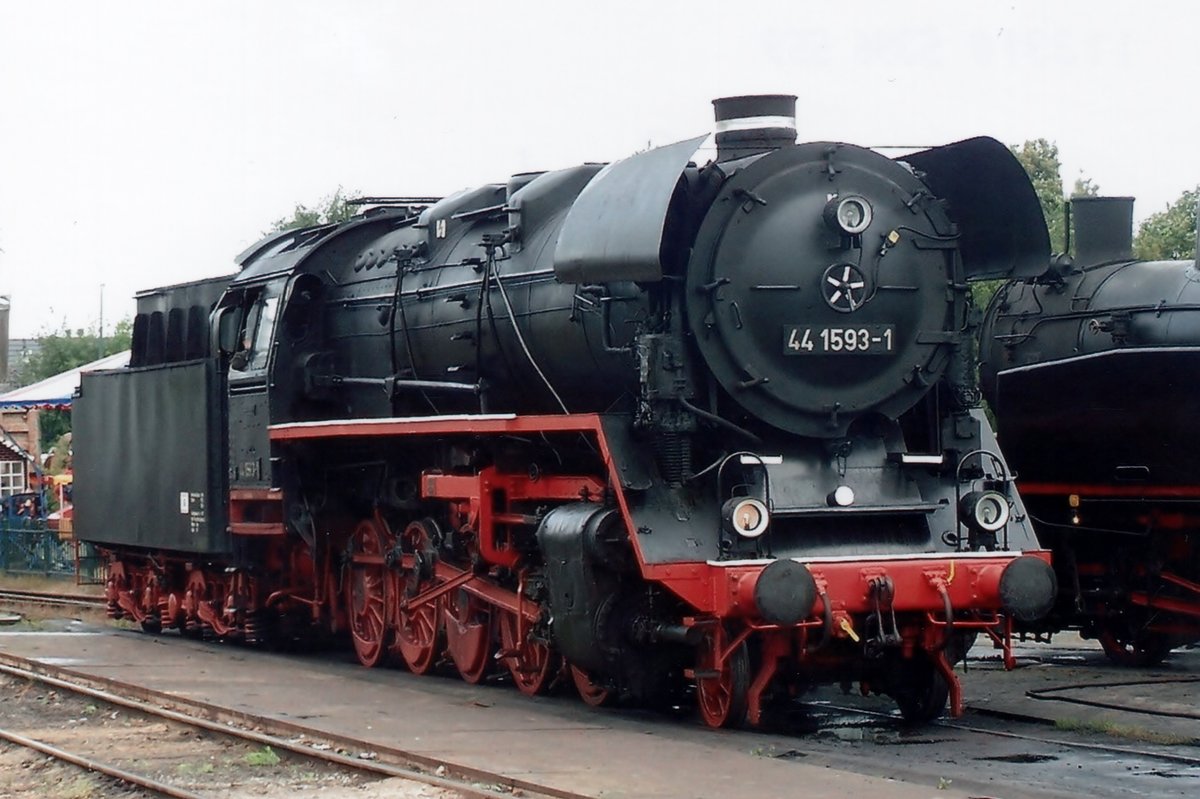 Am 4 September 2007 ruht 44 1593 sich in Beekbergen. 