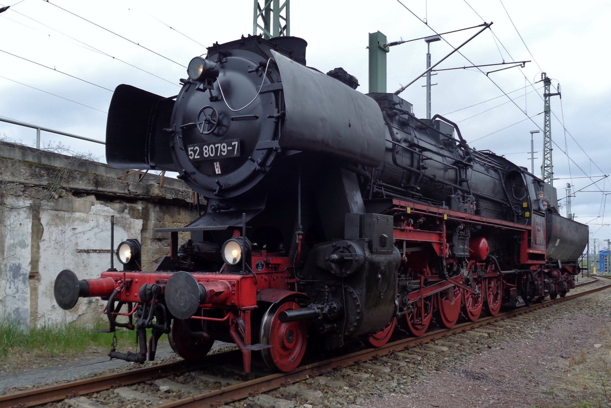 Am 8 April 2018 steht 52 8079 ins Bw Dresden-Altstadt. 