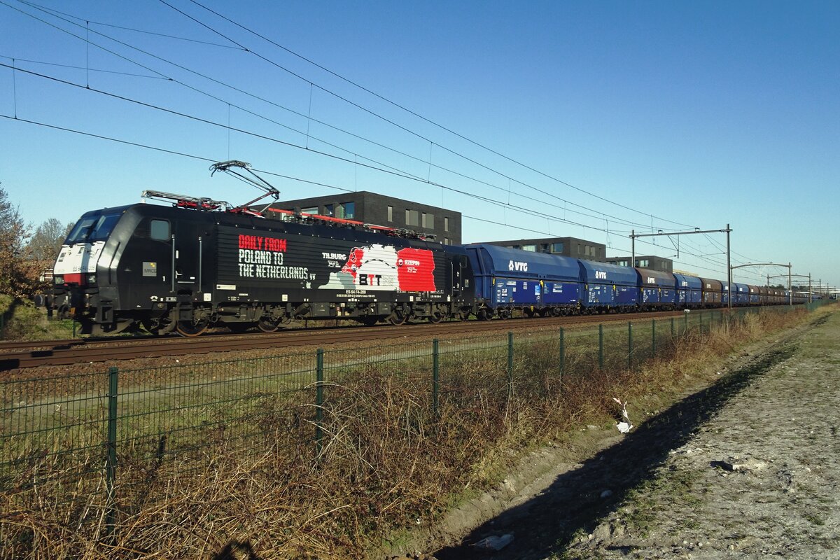 Am 8 März 2022 dönnert RFO 189 209 mit ein Kohlezug durch Tilburg-Reeshof.
