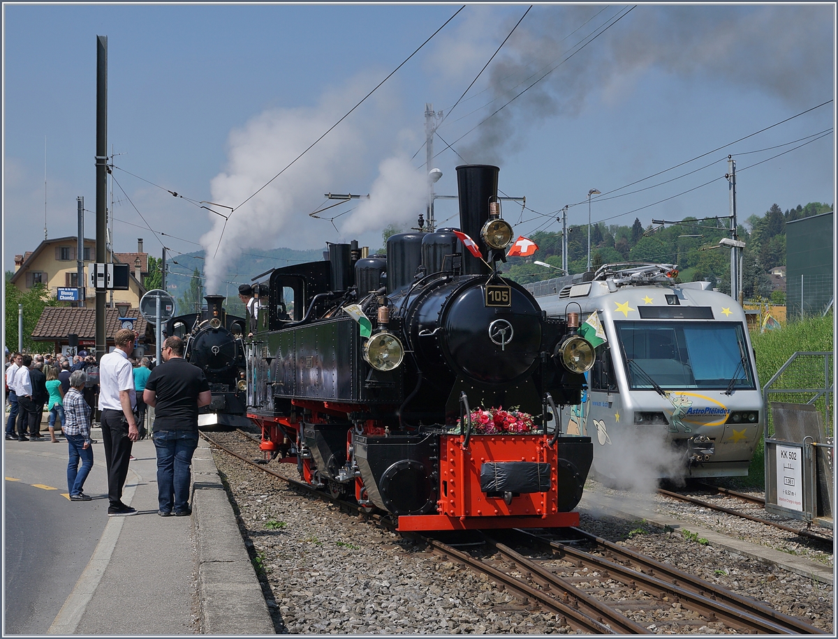 Anlässlich des grossen Blonay-Chamby 50 Jahre Jubiläums wird bereits zum Auftakt der Saisen kräftig gedampft: die BDF 3/4 N° 3 und die SEG G 2x 2/2 105 bereiten sich am B-C  Hausbahnsteig  in Blonay für die Zusammenstellung und Übernahem eines Dampfzugs vor. 

4. Mai 2018