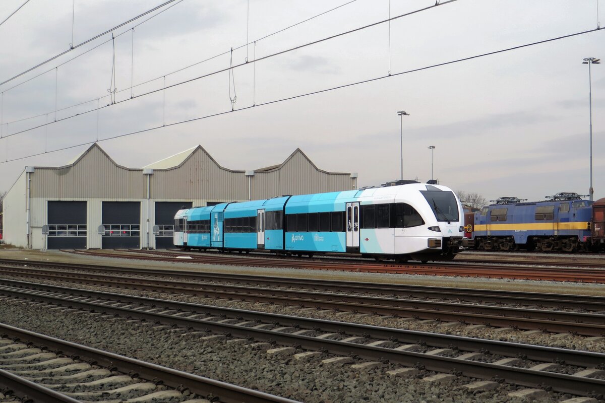Arriva 323 steht bevor der Stadler-Triebzughalle in Blerick am 16 M�rz 2022.
