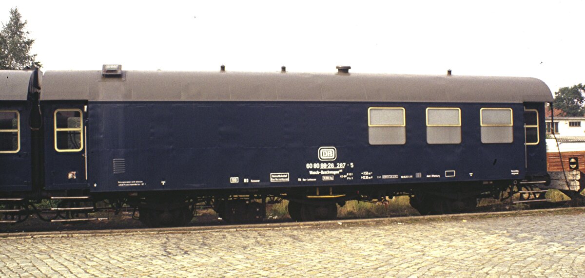 Bauzugwagen 60 80 99-26 287-5 Wasch-und Duschwagen Salzgitter-Bad August 1980.