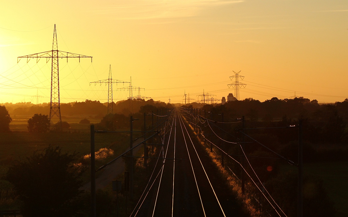 Beim warten auf den nächsten Umleiter...Blick von der  So da  Brücke(KBS 131/134)Richtung Jübek. 21.07.2015