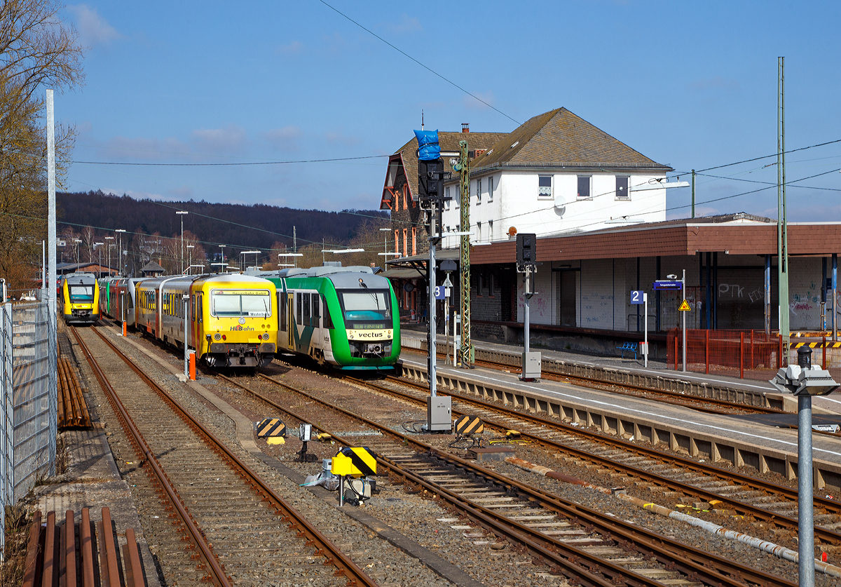 
Blick auf den Bahnhof Westerburg am 13.03.2016. 

Der Bahnhof liegt an der Bahnstrecke Limburg–Altenkirchen auch als Oberwesterwaldbahn bekannt (KBS 461). Hier sind einige Triebwagen der HLB abgestellt.
