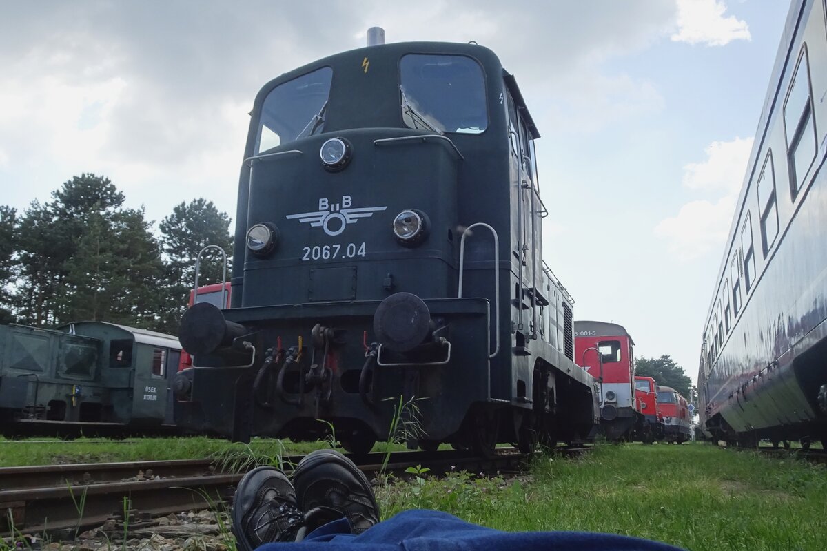 Blick auf der Kabine von 2067.04 ins Heizhaus Strasshof am 21 Mai 2023.