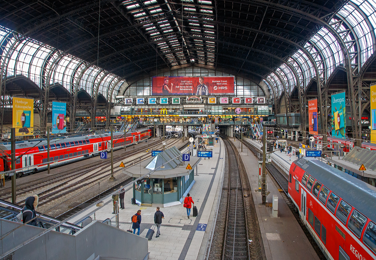 
Blick in die Bahnhofshalle vom Hauptbahnhof Hamburg am 19.03.2019.