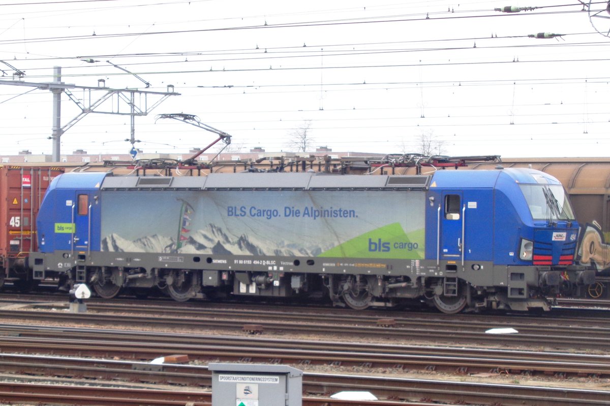 BLS 193 494 wartet in Venlo auf die weiterfahrt am 24 März 2019.