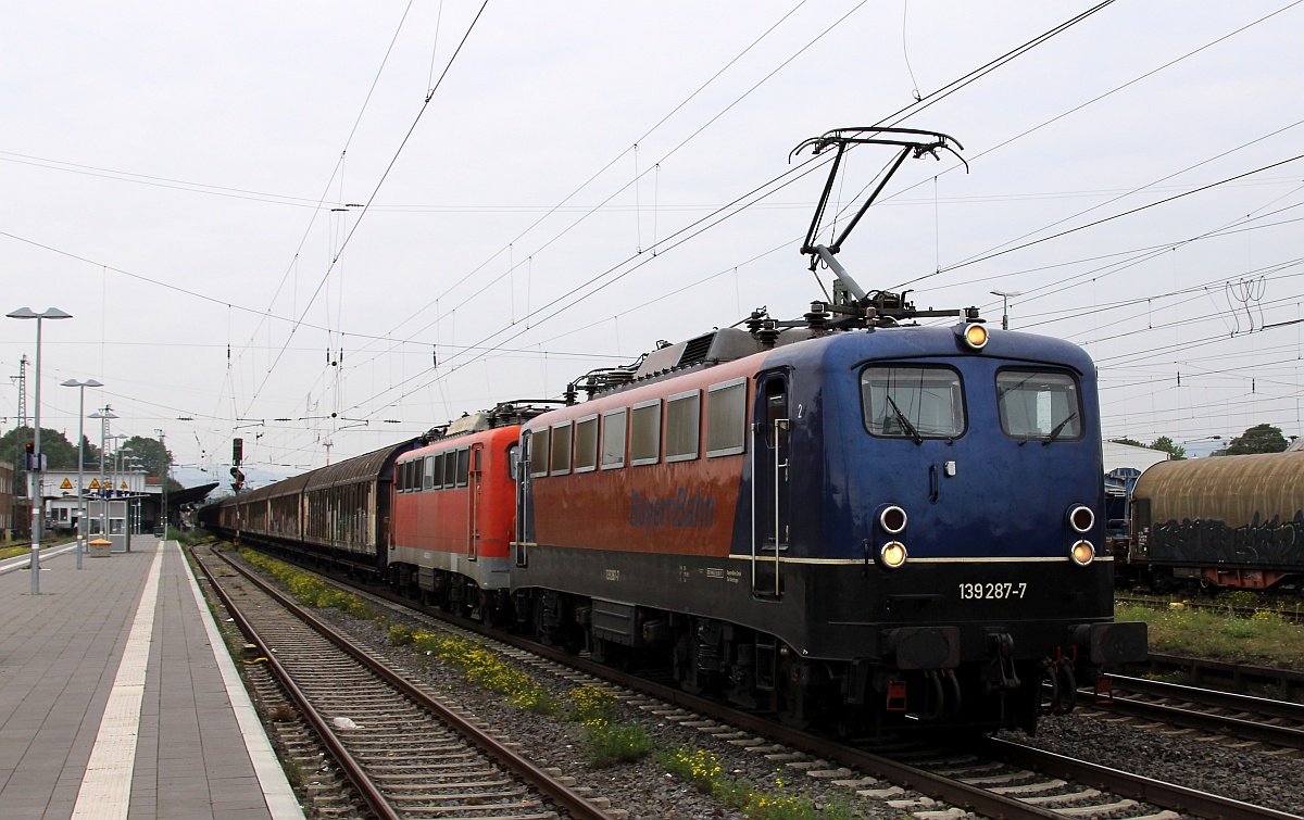 BYB 139 287-7 (REV/MNL X/20.08.17) und 140 432-6 (REV/MNL X/23.02.16) mit dem Henkelzug durchfahren hier Neuwied am 17.09.2021