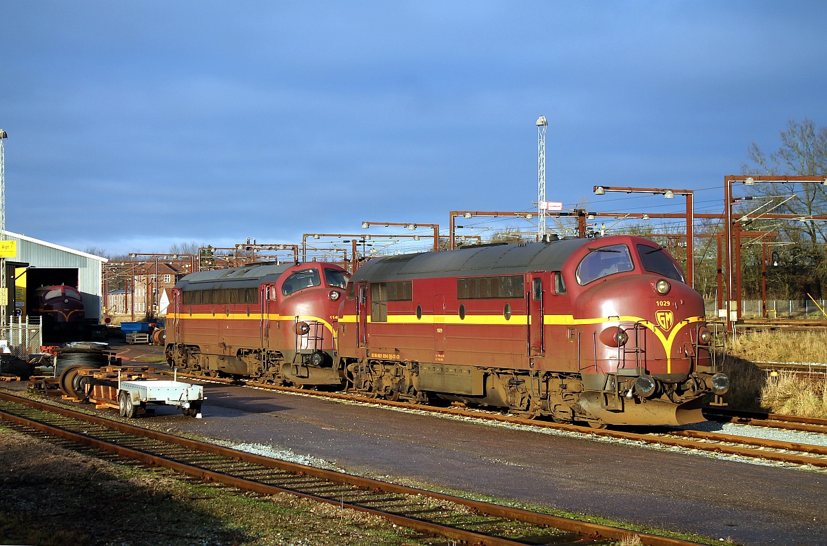 CFL Cargo Litra MX 1029 und Litra MY 1146 abgestellt vor der Werkstatt im Gbf Padborg. 09.01.2017