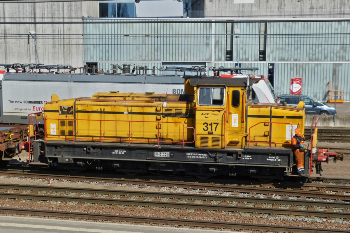 CFL Cargo Lok durchf�hrt den Bahnhof Belval Universit�. 24.03.2021