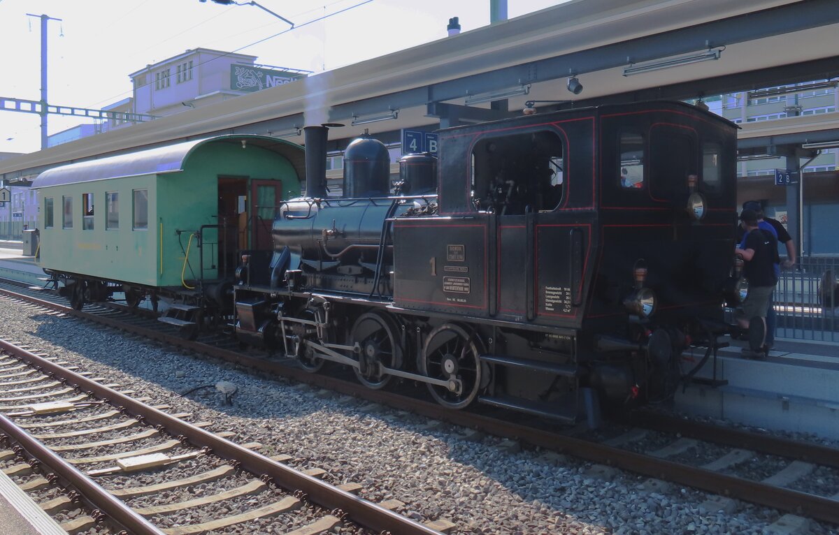 Dampfpendelzuglein mit DBB Lok-1 steht am 18 Mai 2025 in Konolfingen. 