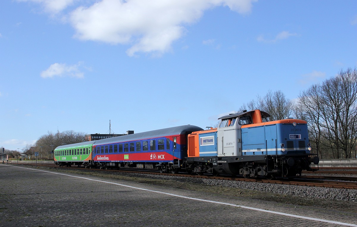 Danach verschwand auch die 212 267 mit ihren beiden Wagen(BTEX Bimdz 268.9 56 80 84-90 702-7 und FLIX(ex SH Express) Bimz 548.8 51 80 22-94 069-7) Richtung Hamburg. Husum 31.03.2019