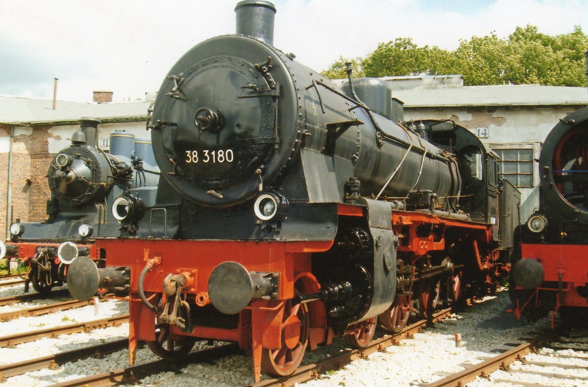 DasBEM in Nördlingen sah 38 3180 die Sonne geniessen am 9 Juni 2009. 