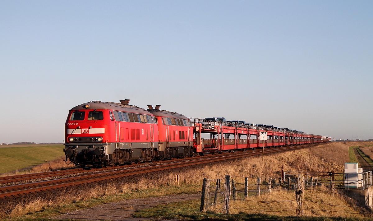DB 1218 321-8 und Schwesterlok mit SyltShuttle nach Westerland. F-W-L Koog 02.12.2016